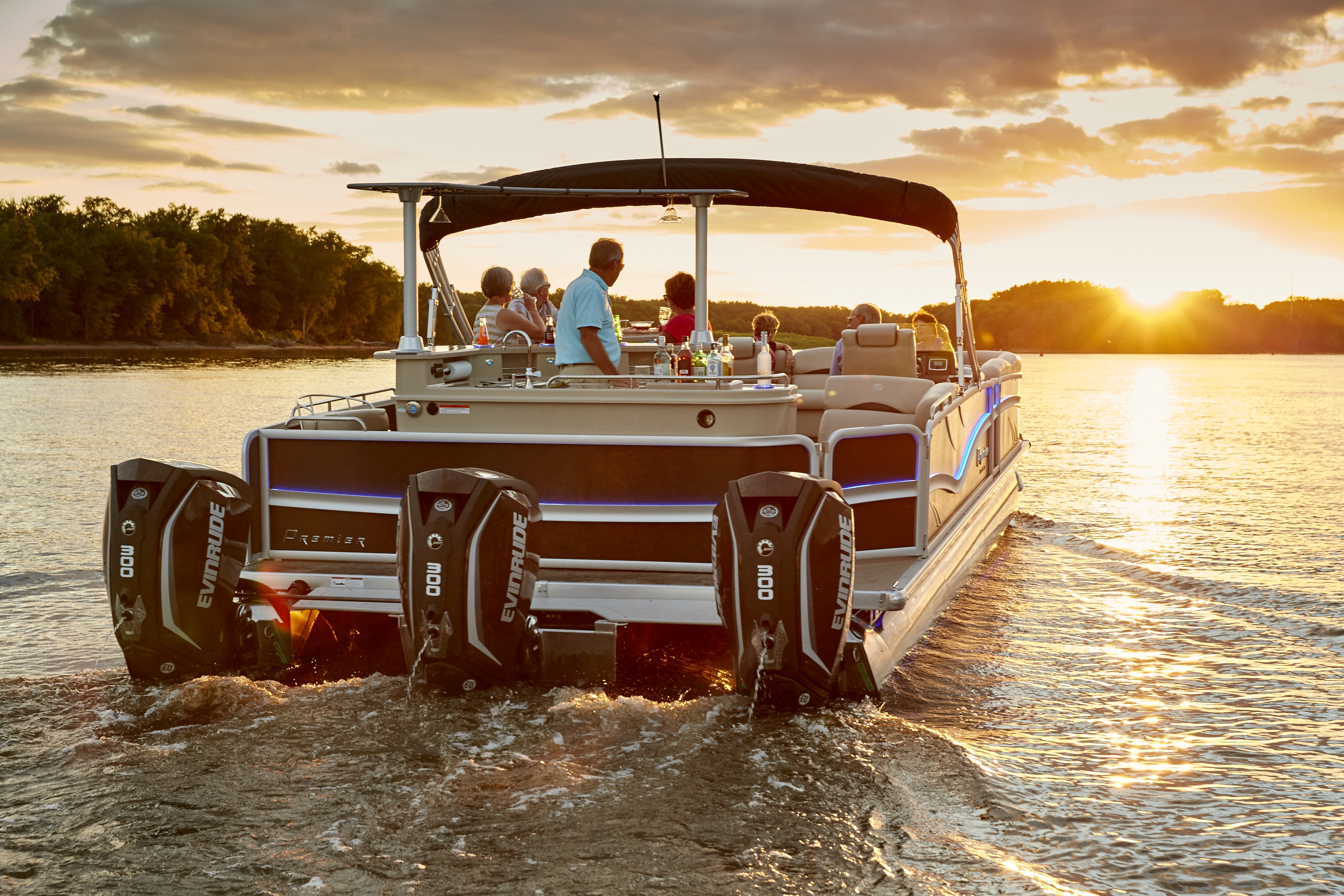 Premier Pontoons introduces five new models, industryfirst innovations